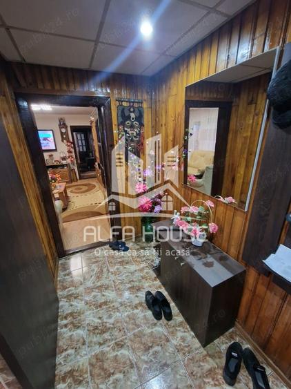 Apartament cu 3 camere semidecomandat în Govândari