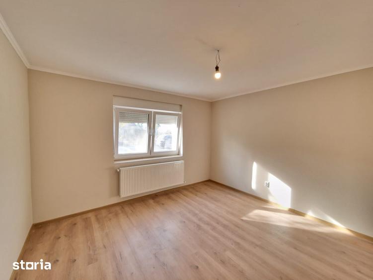 Casă cu 3 camere cu Teren 1712 Mp în Biharia