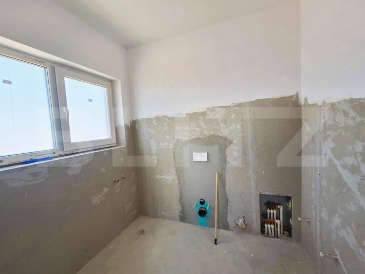 Casă individuală cu 4 camere cu Canalizare în Dezmir