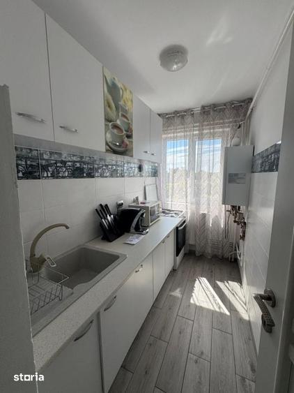 Apartament cu 2 camere semidecomandat în Craiovița Nouă