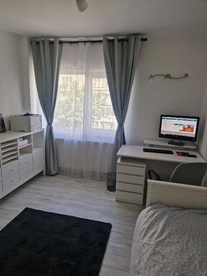 Apartament cu 3 camere decomandat, mobilat în Centrul Civic