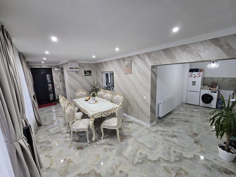 Casă cu 3 camere în Ștefănești