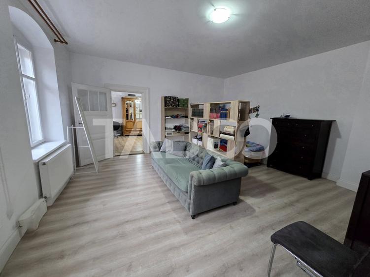 Apartament cu 2 camere nedecomandat, mobilat în Ultracentral