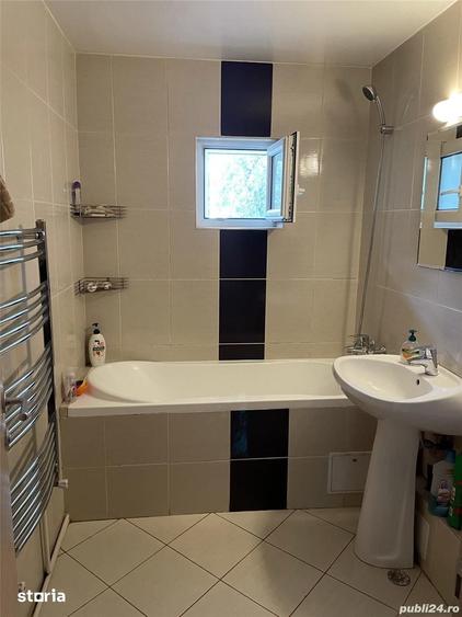 Apartament cu 3 camere decomandat în Tei