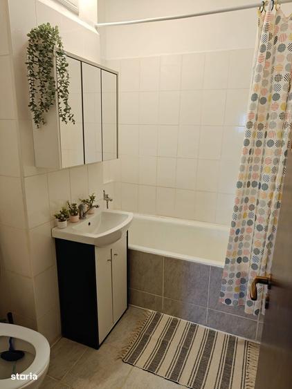 Apartament cu 3 camere semidecomandat, mobilat în Drumul Taberei
