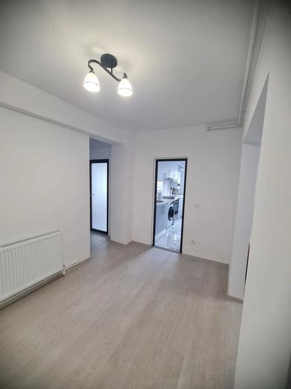 Apartament cu 3 camere decomandat în Exterior Vest
