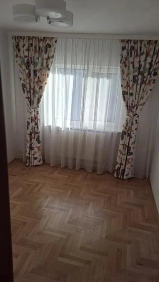 Apartament cu 3 camere decomandat în Eremia