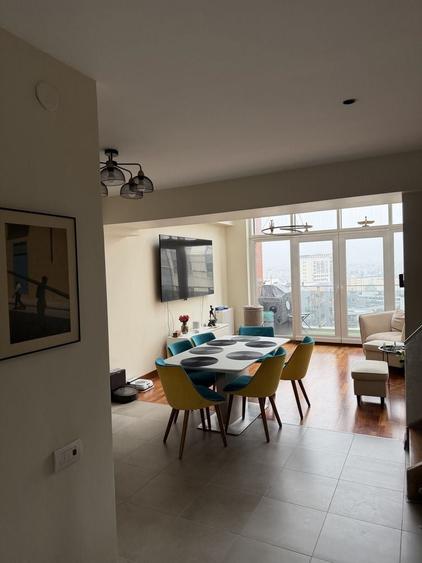 Apartament cu 3 camere decomandat în Exterior Vest