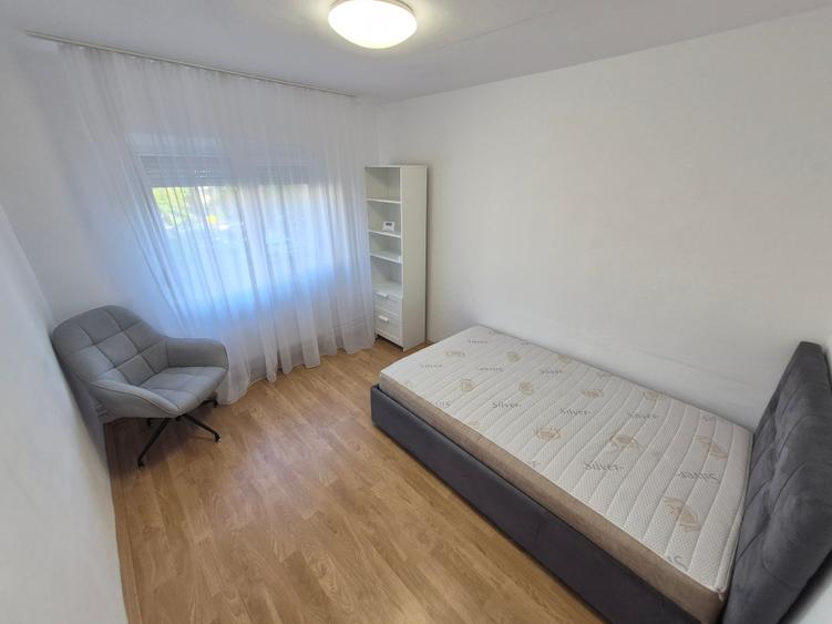 Apartament cu 3 camere decomandat în Spitalul Județean