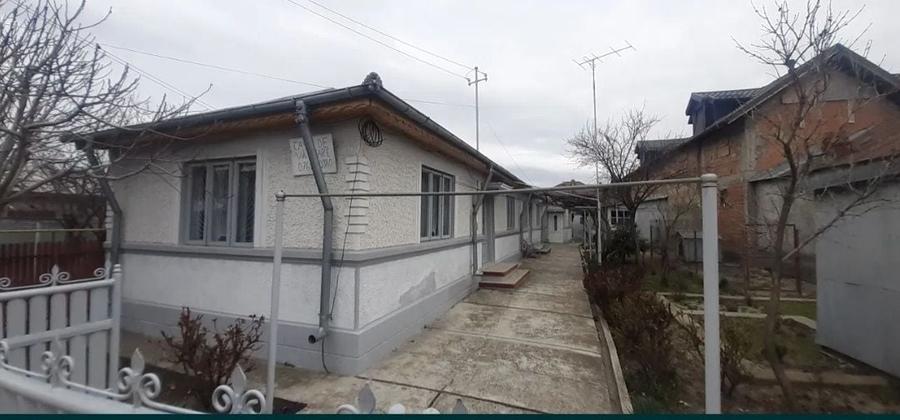Casă cu 4 camere în Central