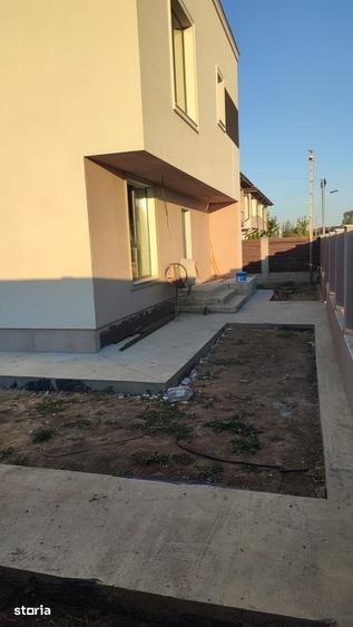 Casă cu 4 camere cu Teren 369 Mp în Vidra