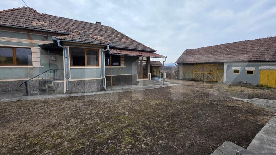 Casă individuală cu 4 camere cu Teren 4000 Mp în Unirea