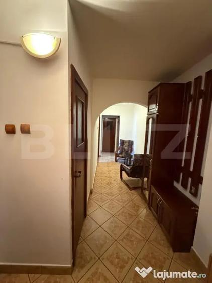 Apartament cu 3 camere semidecomandat în Central