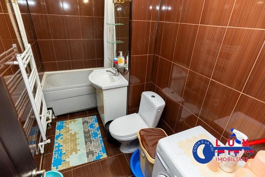 Apartament cu 3 camere decomandat în Piața Nouă