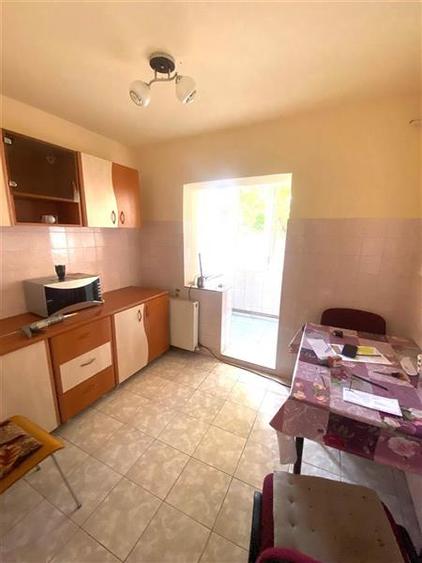 Apartament 3 camere , centrala proprie , zona Soarelui - 7