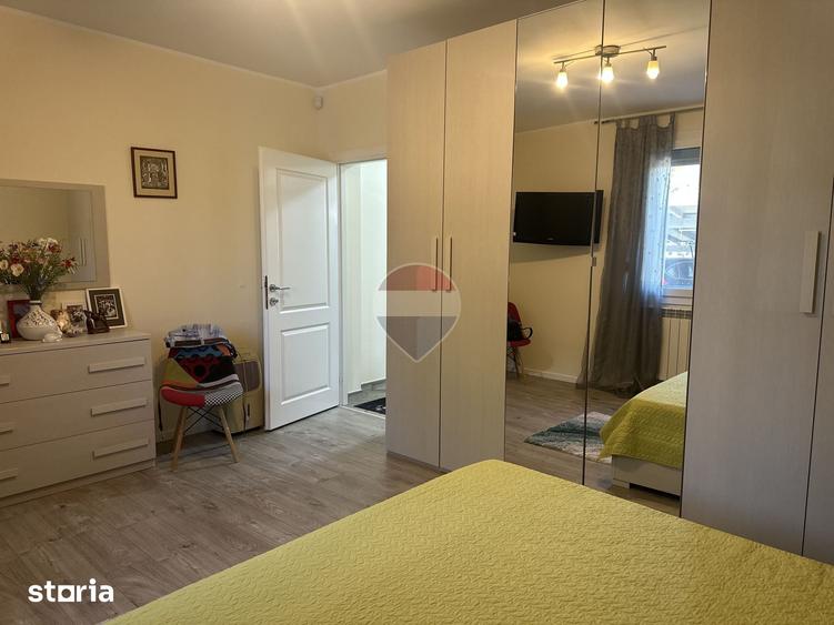 Casa / Vila cu 7 camere de vanzare Izvoare - 11