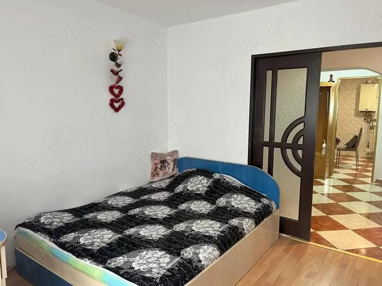 Apartament cu 4 camere decomandat în Vitan