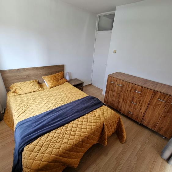 Apartament cu 2 camere semidecomandat în P-ța Victoriei