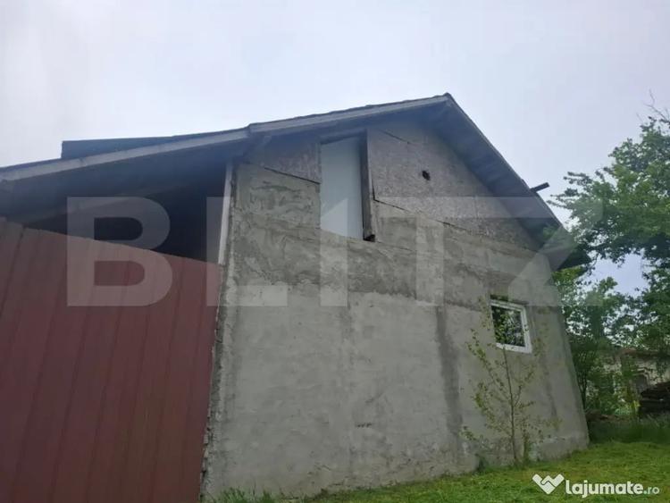 Casă cu 5 camere cu Teren 2300 Mp în Mătăsaru