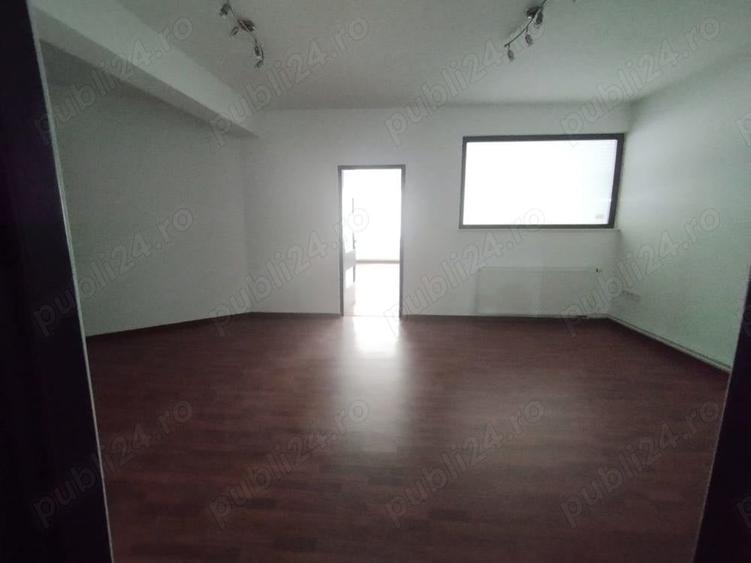 Spațiu comercial, de 200 mp, în Central