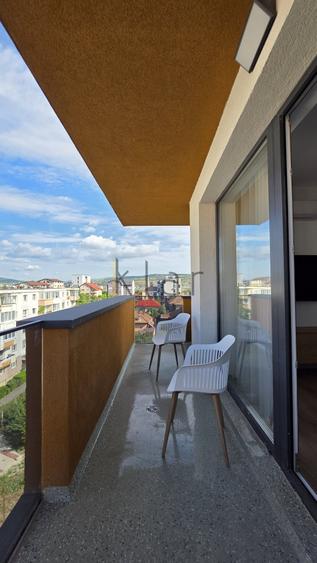Apartament cu 2 camere semidecomandat, mobilat în Între Lacuri