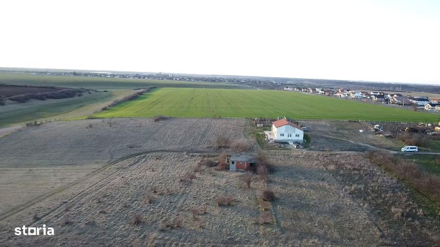 Casă cu 2 camere cu Teren 1200 Mp în Frumușeni
