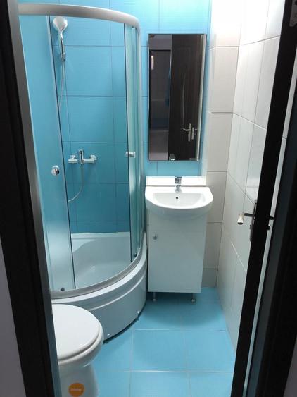 Apartament cu 4 camere decomandat în Tineretului