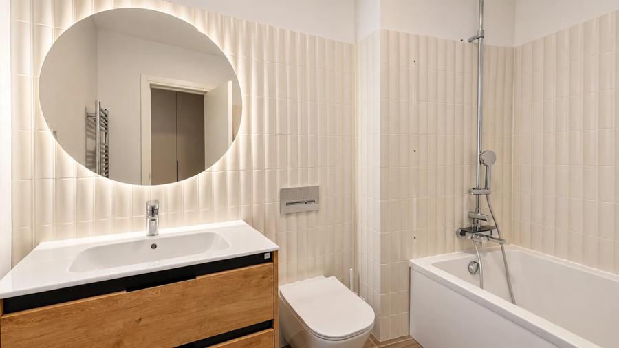 Apartament cu 3 camere în Iancu Nicolae