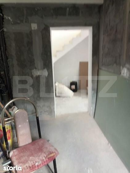 Casă cu 2 camere cu Teren 1000 Mp în Central