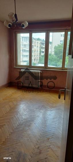 De va^nzare apartament 2 camere, 50 mp, etaj 3/10, Str. Bras?ovului - 4