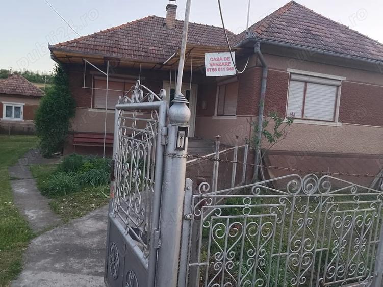 Casă cu 2 camere în Sânmihaiu Almașului