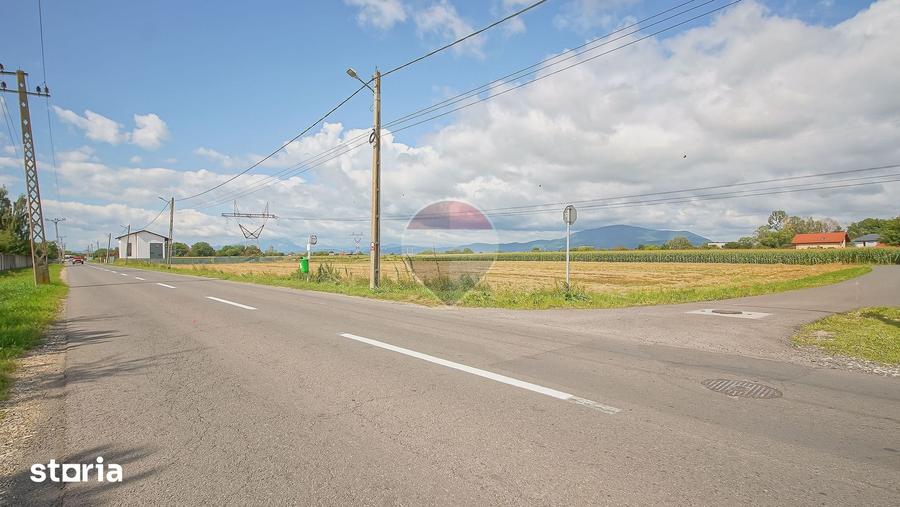 Teren de 800 mp, în Stupini