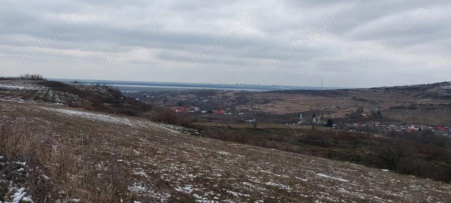 Teren de 1014 mp, în Văleni