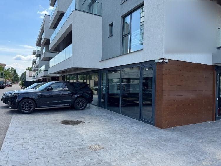 Spațiu comercial, de 280 mp, în Central