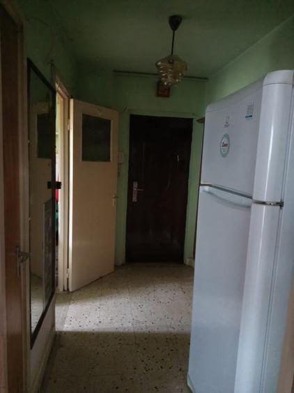 Apartament cu 3 camere semidecomandat în Titan