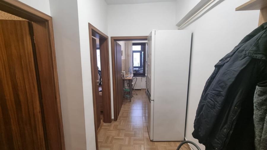 Garsonieră decomandată, mobilată în Bucium