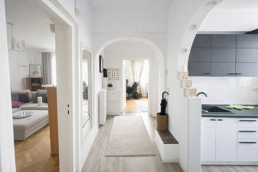Apartament cu 2 camere decomandat în Central — fotografia 1
