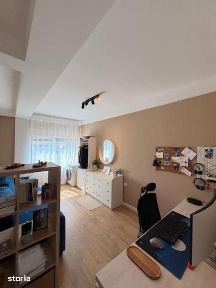 Apartament cu 3 camere în Dumbrăvița