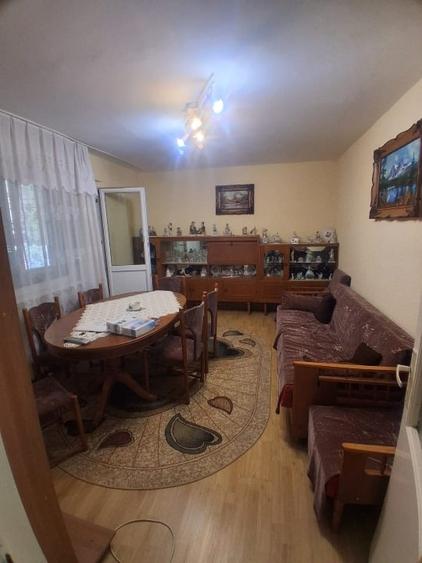 Apartament cu 3 camere decomandat, mobilat în Nord-Est