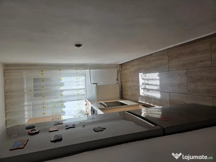 Apartament cu 2 camere semidecomandat în Est