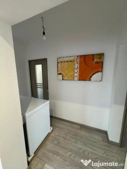 Casă cu 7 camere cu Teren 670 Mp în Săsar