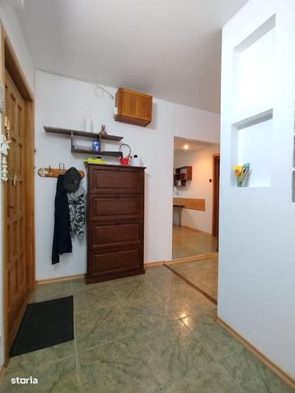Apartament cu 3 camere decomandat în Răcădău