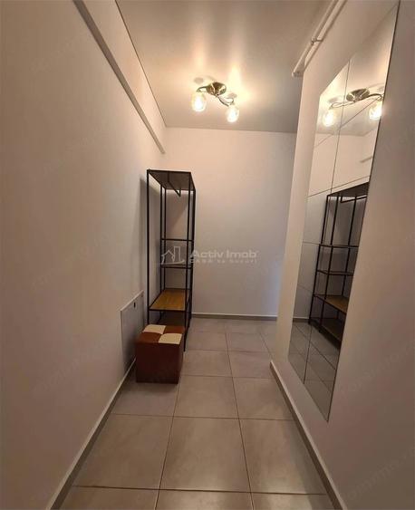 Apartament cu 2 camere semidecomandat în Berceni