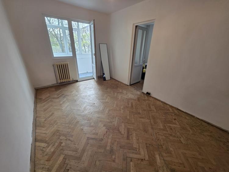 Apartament cu 3 camere în Alexandru cel Bun