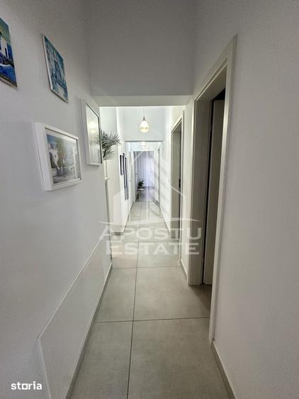 Apartament cu 3 camere decomandat în Girocului