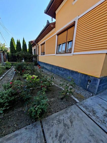 Casă cu 2 camere în Central