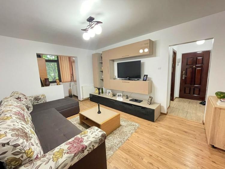 Apartament cu 2 camere semidecomandat, mobilat în Baza 3