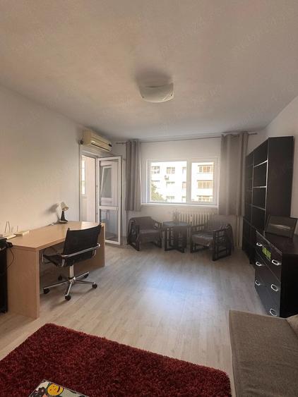 Garsonieră decomandată, mobilată în Baba Novac