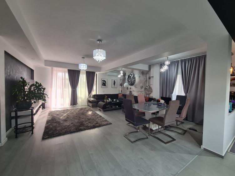 Casă individuală cu 5 camere cu Garaj în Odăi