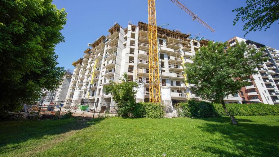 Spațiu comercial, de 83.839996337891 mp, în Berceni